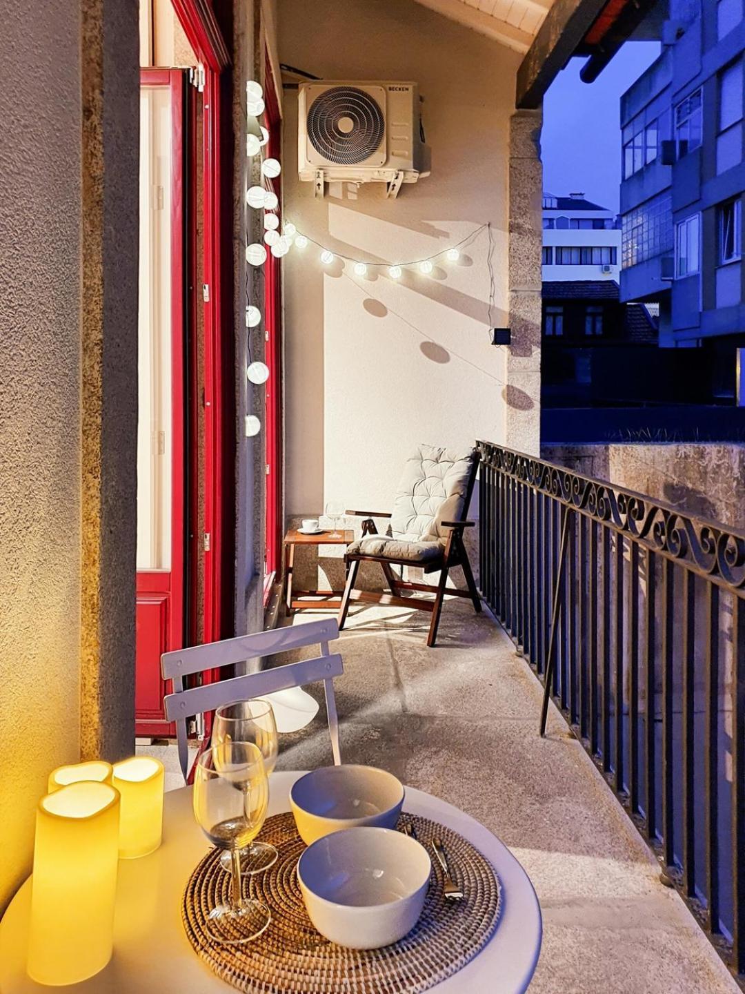 Apartment Comfortable Flat, Cozy Balcony Close To Aliados Av Porto