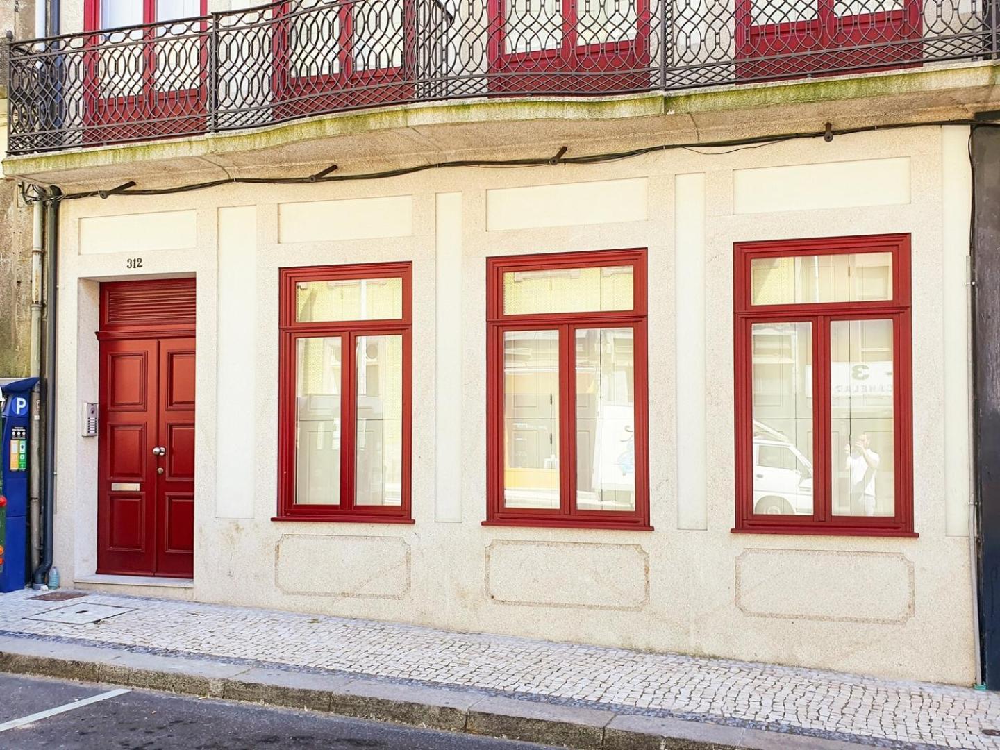 Comfortable Flat, Cozy Balcony Close To Aliados Av *