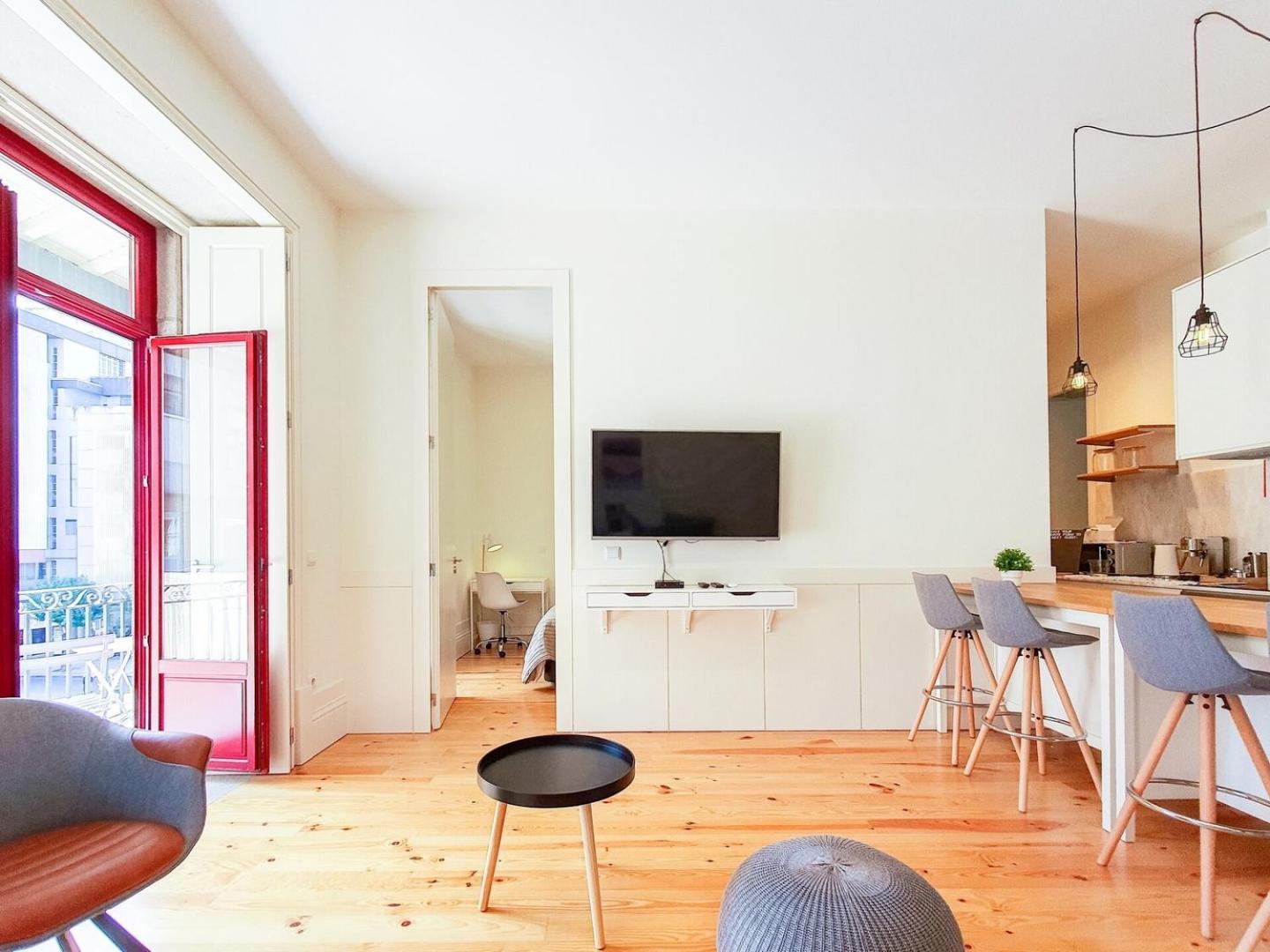 Comfortable Flat, Cozy Balcony Close To Aliados Av Porto